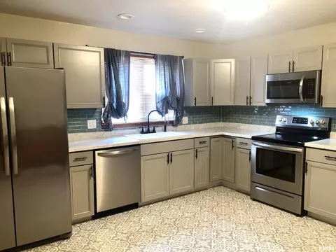 201 S 2nd St, Marion, IL 62959 photo 6