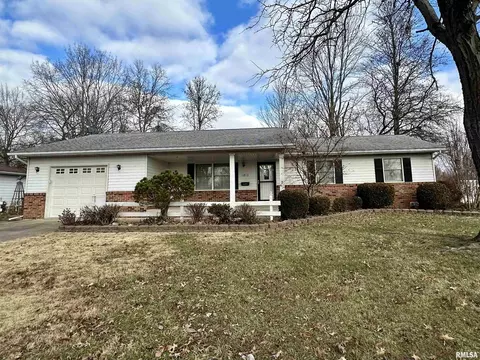 1812 Frazier St, Centralia, IL 62801