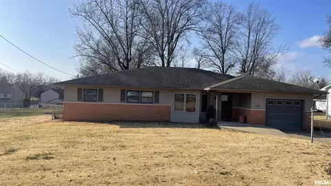 1218 S Bevabeck Dr, Marion, IL 62959