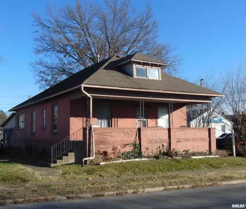 1105 N Court St, Marion, IL 62959