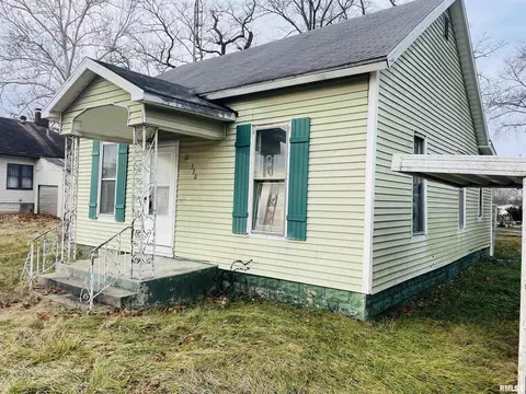 320 Broadway Hwy, Centralia, IL 62801