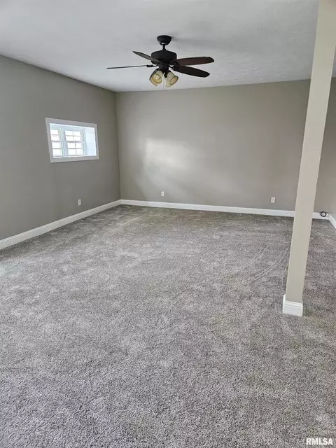 800 State St, Eldorado, IL 62930 photo 8