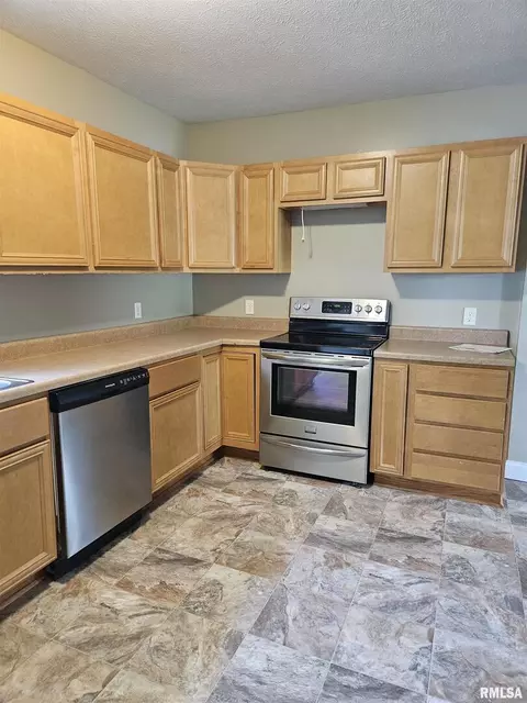 800 State St, Eldorado, IL 62930 photo 11