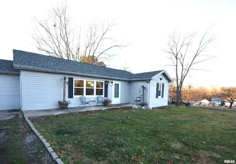 305 S Logan St, Creal Springs, IL 62922