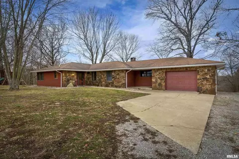 1 Craft Ln, Carbondale, IL 62902