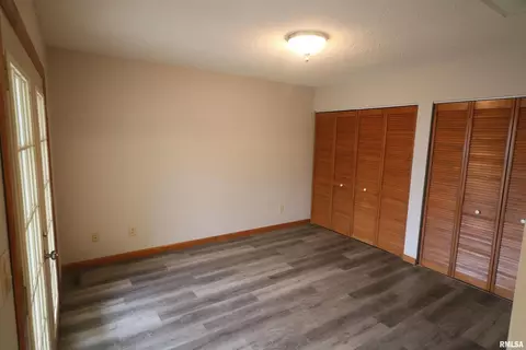 403 N Bush Ave, Hurst, IL 62949 photo 14