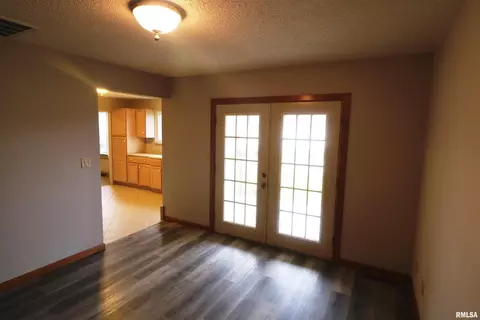 403 N Bush Ave, Hurst, IL 62949 photo 15