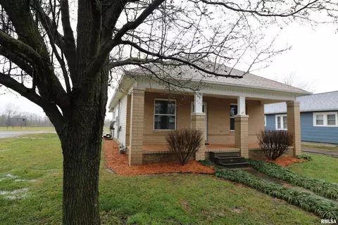 403 N Bush Ave, Hurst, IL 62949