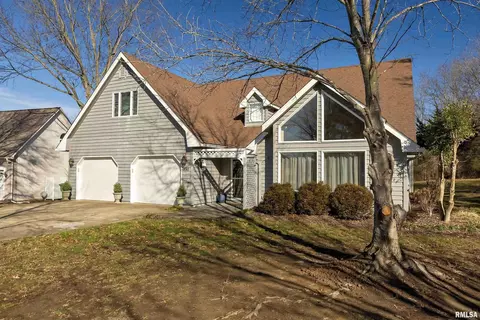 380 Lake Indian Hills Dr, Carbondale, IL 62902