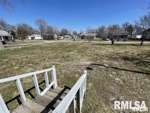 305 W Kell St, Centralia, IL 62801 photo 10