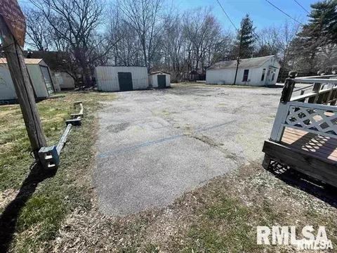 305 W Kell St, Centralia, IL 62801 photo 9