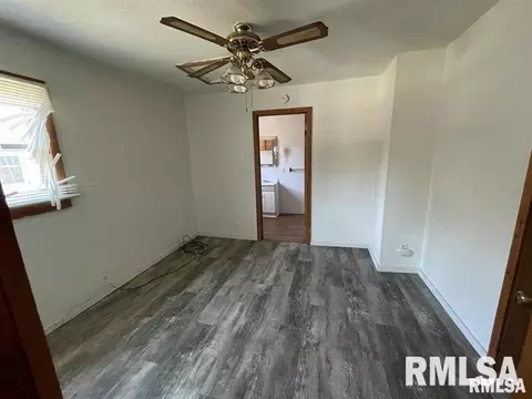 305 W Kell St, Centralia, IL 62801 photo 28