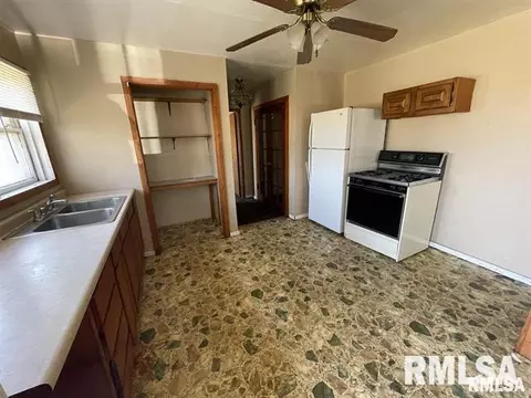 305 W Kell St, Centralia, IL 62801 photo 26