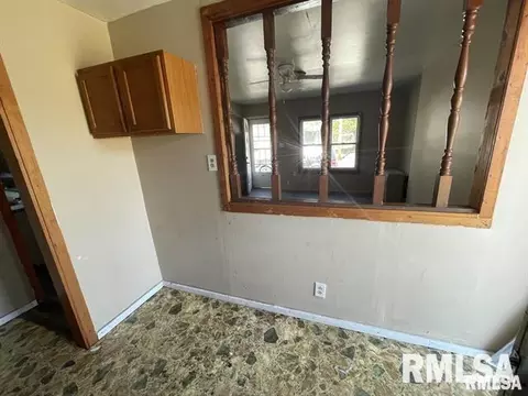 305 W Kell St, Centralia, IL 62801 photo 27