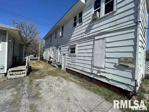 305 W Kell St, Centralia, IL 62801 photo 3