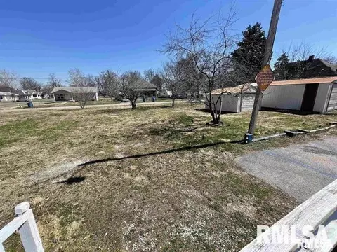 305 W Kell St, Centralia, IL 62801 photo 11
