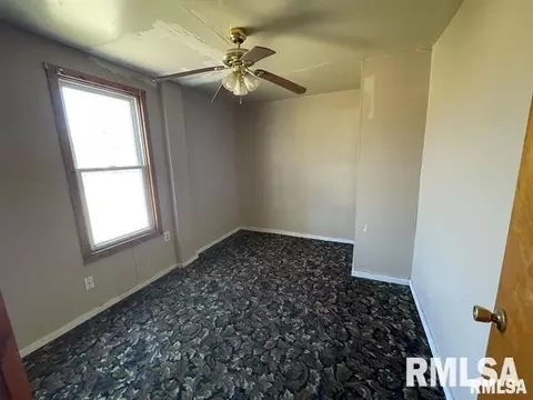 305 W Kell St, Centralia, IL 62801 photo 25