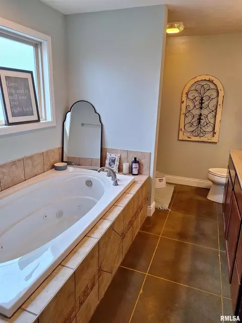 13496 Davidson Rd, Marion, IL 62959 photo 9