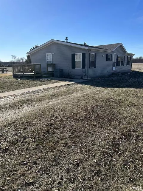4504 Sawmill Rd, Pinckneyville, IL 62274