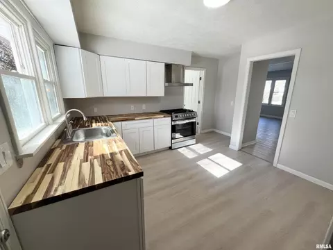 403 E Birch St, Carbondale, IL 62901 photo 5