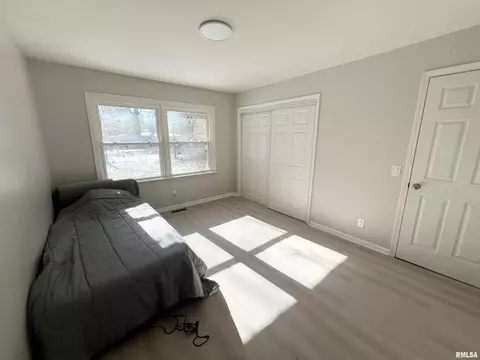 403 E Birch St, Carbondale, IL 62901 photo 7
