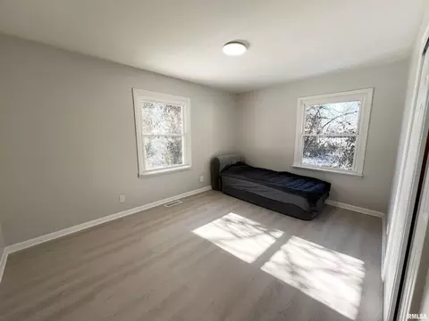 403 E Birch St, Carbondale, IL 62901 photo 9