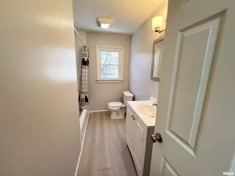 403 E Birch St, Carbondale, IL 62901 photo 8