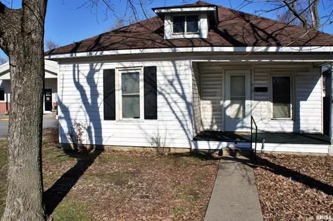 613 W 10th St, Metropolis, IL 62960