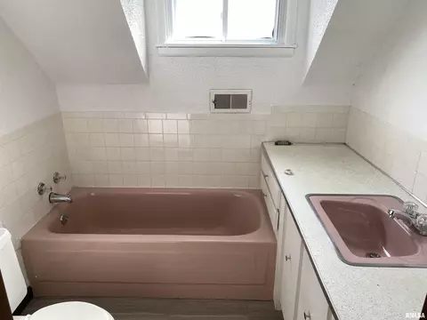 1015 E 3rd St, Centralia, IL 62801 photo 15