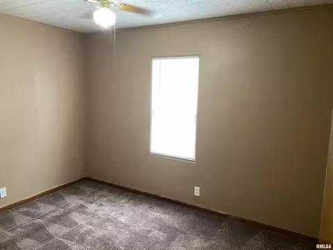 1015 E 3rd St, Centralia, IL 62801 photo 9