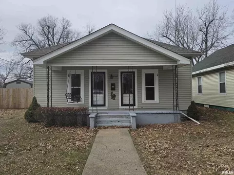1207 North Ave, Metropolis, IL 62960