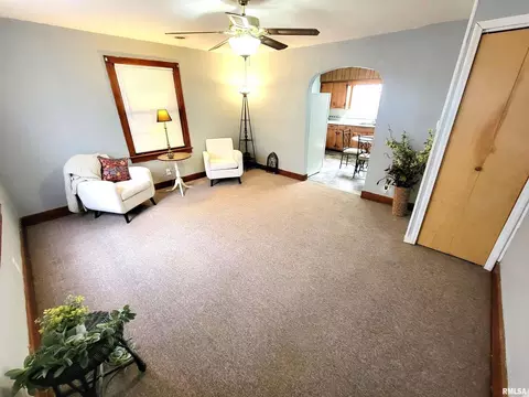 237 W Elm St, Noble, IL 62868 photo 6