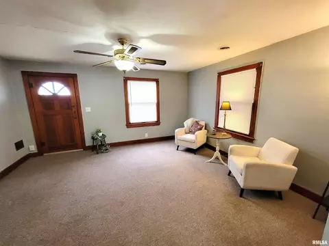 237 W Elm St, Noble, IL 62868 photo 4