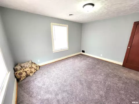 237 W Elm St, Noble, IL 62868 photo 19