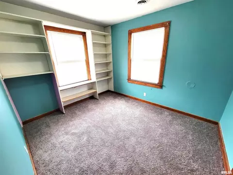 237 W Elm St, Noble, IL 62868 photo 21