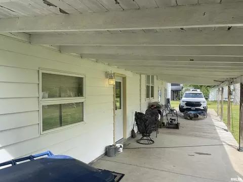 310 W Main St, Ewing, IL 62836 photo 11