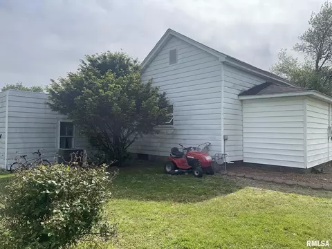 310 W Main St, Ewing, IL 62836 photo 10