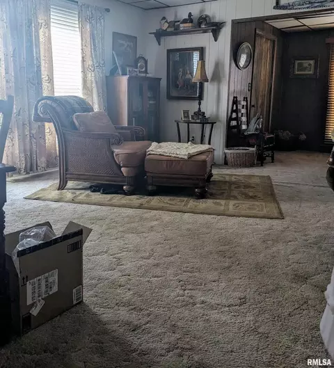 310 W Main St, Ewing, IL 62836 photo 6