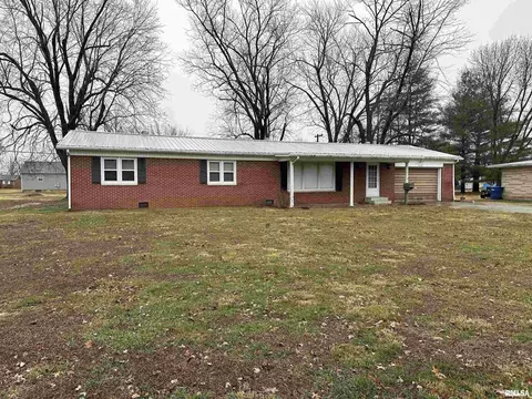 308 Montgomery Cirs, Carmi, IL 62821 photo 3