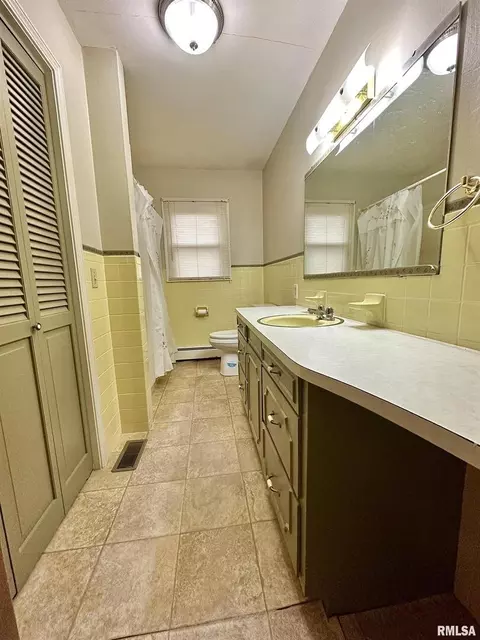 308 Montgomery Cirs, Carmi, IL 62821 photo 14