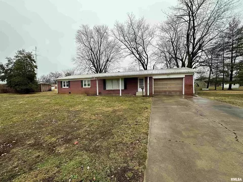 308 Montgomery Cirs, Carmi, IL 62821