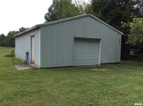 10 Mitchell Dr, Wayne City, IL 62895 photo 17