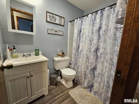 10 Mitchell Dr, Wayne City, IL 62895 photo 5