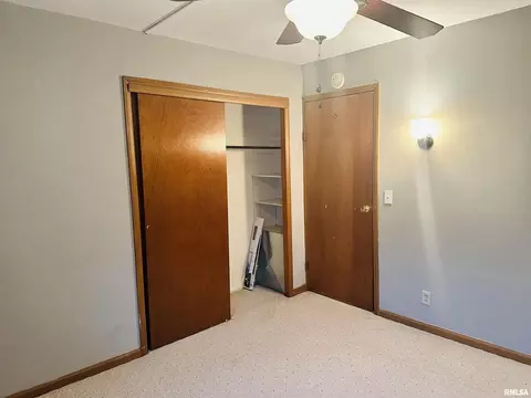 414 W High St, Anna, IL 62906 photo 9
