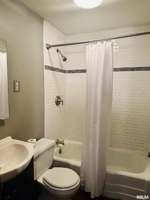 414 W High St, Anna, IL 62906 photo 10