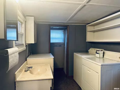 414 W High St, Anna, IL 62906 photo 11
