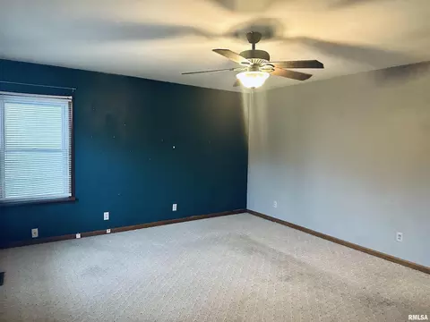 414 W High St, Anna, IL 62906 photo 3