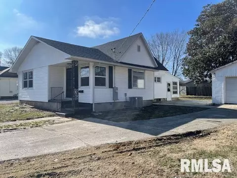 421 S 20th St, Herrin, IL 62948