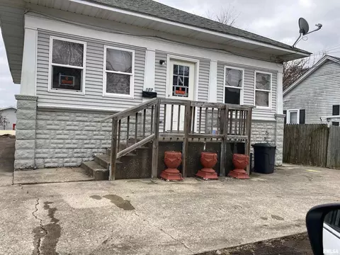 107 S Buchanan St, Marion, IL 62959