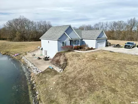 1967 Stringtown Rd, Sorento, IL 62086 photo 5